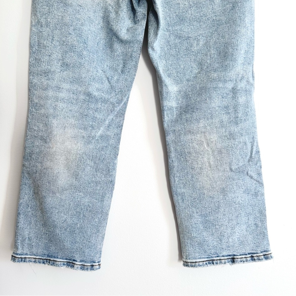 Lovervet Ankle Cropped Straight Leg Light Wash Distressed Jeans Size 31/13 - Picture 5 of 8